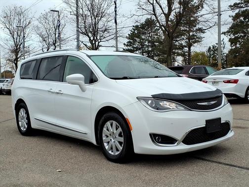 2018 Chrysler Pacifica Touring-L