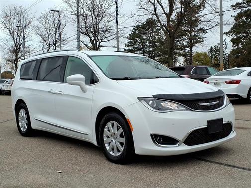 2018 Chrysler Pacifica Touring-L