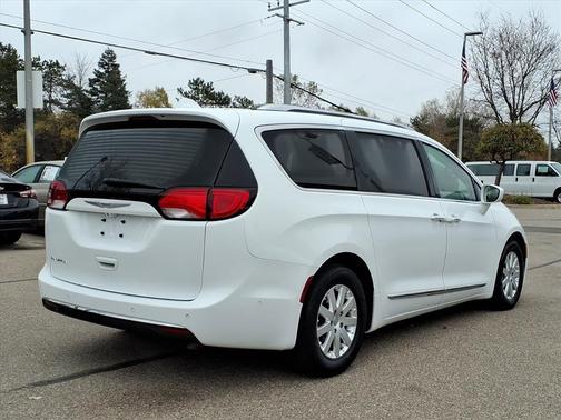 2018 Chrysler Pacifica Touring-L