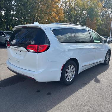 2018 Chrysler Pacifica Touring-L