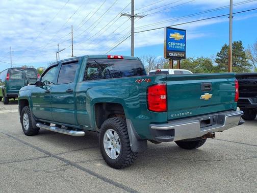 Woodland Green 2018 Chevrolet Silverado 1500 LT