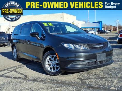 2022 Chrysler Voyager LX