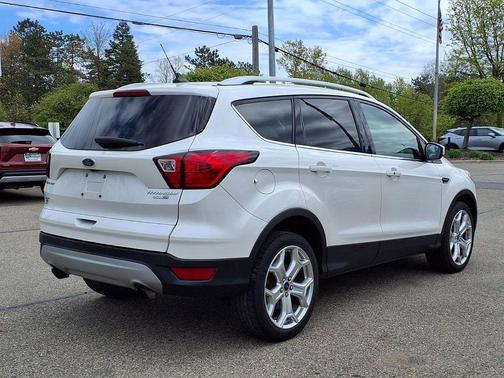 White Platinum Clearcoat Metallic 2019 Ford Escape Titanium
