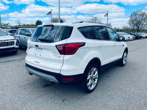 White Platinum Clearcoat Metallic 2019 Ford Escape Titanium