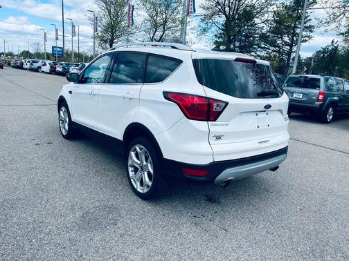 White Platinum Clearcoat Metallic 2019 Ford Escape Titanium