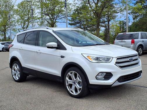White Platinum Clearcoat Metallic 2019 Ford Escape Titanium