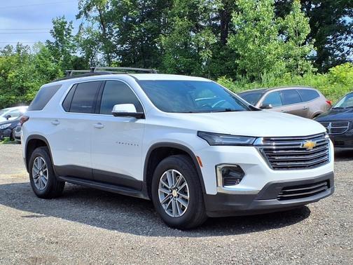 2022 Chevrolet Traverse LT Cloth