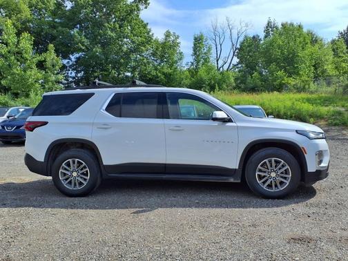 2022 Chevrolet Traverse LT Cloth