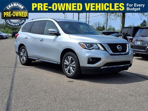 2020 Nissan Pathfinder SV