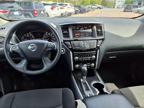 2020 Nissan Pathfinder SV