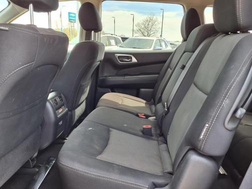 2020 Nissan Pathfinder SV