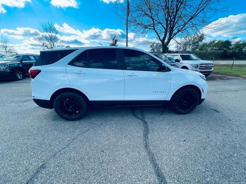 2022 Chevrolet Equinox LS