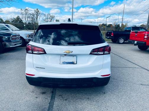 2022 Chevrolet Equinox LS