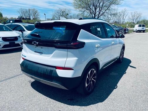 Summit White 2022 Chevrolet Bolt EUV Premier