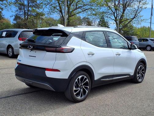 Summit White 2022 Chevrolet Bolt EUV Premier