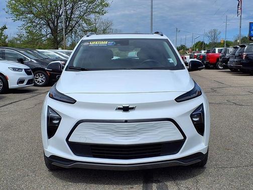 Summit White 2022 Chevrolet Bolt EUV Premier