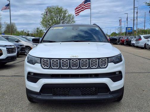 Bright White Clearcoat 2025 Jeep Compass Limited