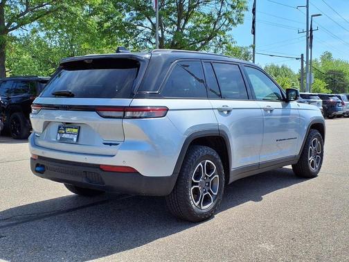Silver Zynith 2022 Jeep Grand Cherokee 4xe Trailhawk