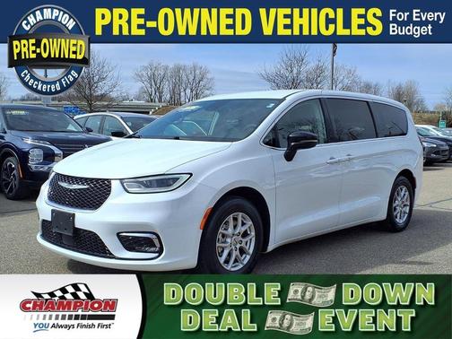 Bright White Clearcoat 2024 Chrysler Pacifica Touring-L