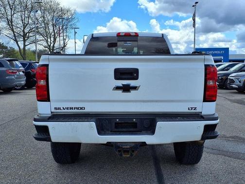 Summit White 2018 Chevrolet Silverado 2500 LTZ