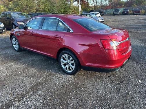 2011 Ford Taurus SEL