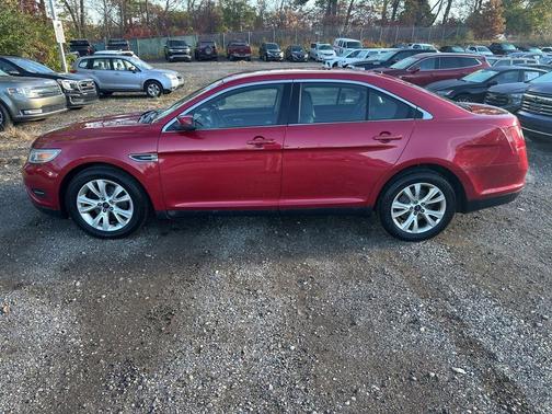 2011 Ford Taurus SEL