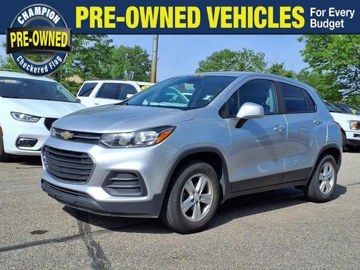 Silver Ice Metallic 2019 Chevrolet Trax LS