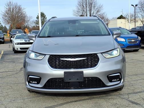 2021 Chrysler Pacifica Touring
