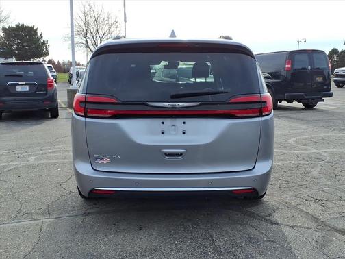2021 Chrysler Pacifica Touring