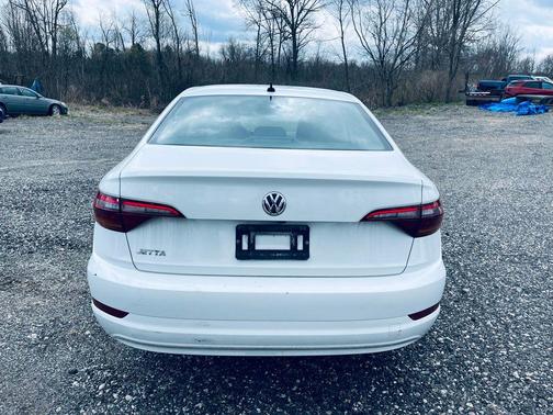 Pure White 2019 Volkswagen Jetta 1.4T SE