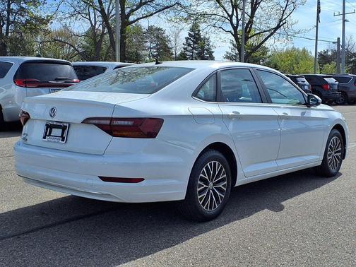 Pure White 2019 Volkswagen Jetta 1.4T SE