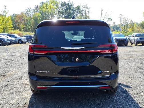 2025 Chrysler Pacifica Hybrid Select
