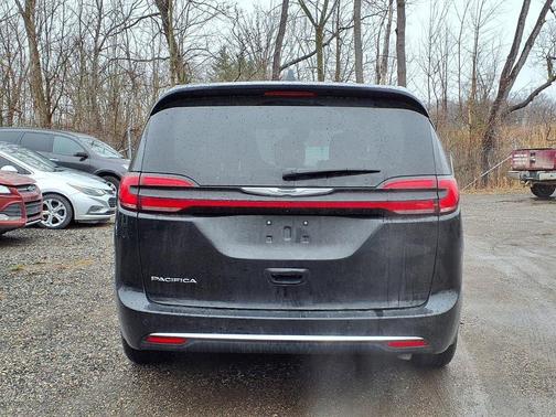 Diamond Black 2024 Chrysler Pacifica Touring-L