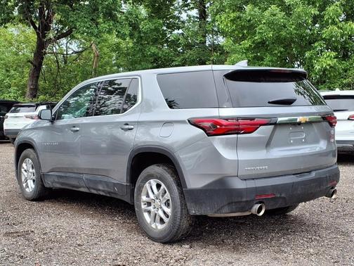 2023 Chevrolet Traverse LS