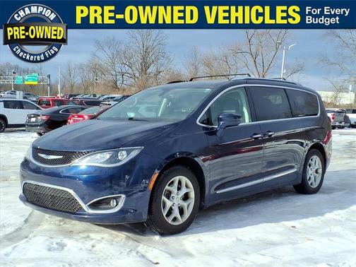2017 Chrysler Pacifica Touring-L Plus