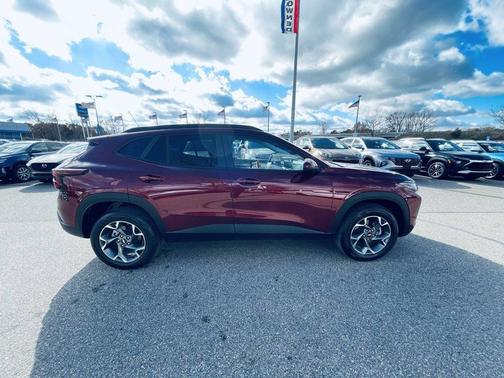 2024 Chevrolet Trax LT