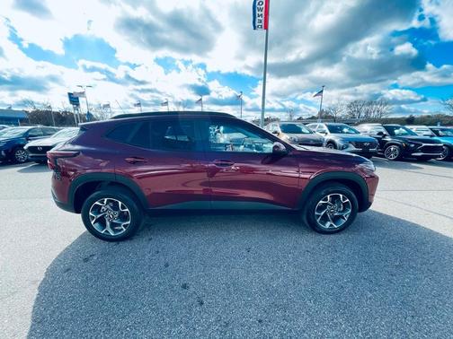 2024 Chevrolet Trax LT