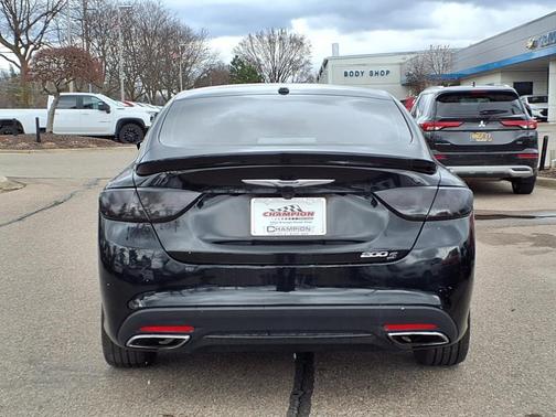 2016 Chrysler 200 S