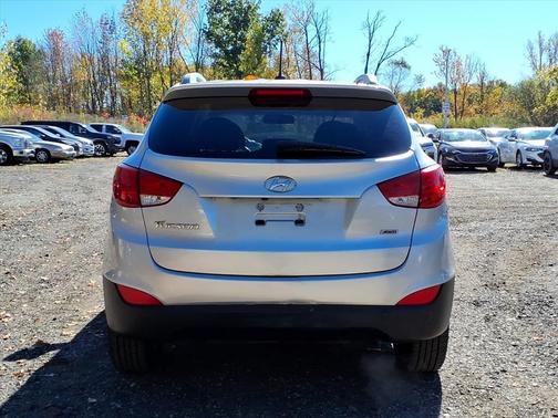 2015 Hyundai TUCSON SE