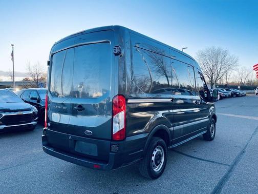2016 Ford Transit-250 130 WB Medium Roof Cargo