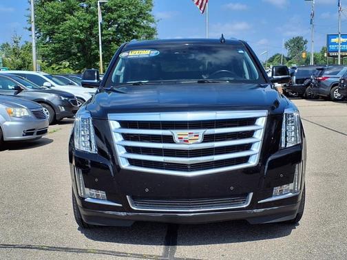2017 Cadillac Escalade Luxury