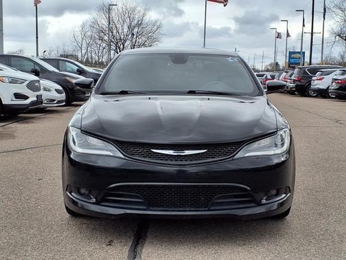 2016 Chrysler 200 S