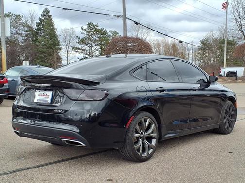 2016 Chrysler 200 S