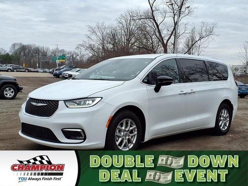 2025 Chrysler Pacifica Select