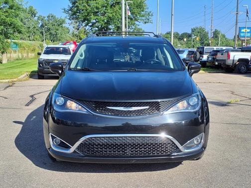 2018 Chrysler Pacifica Touring-L