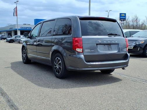 Crystal Metallic 2016 Dodge Grand Caravan AVP/SE