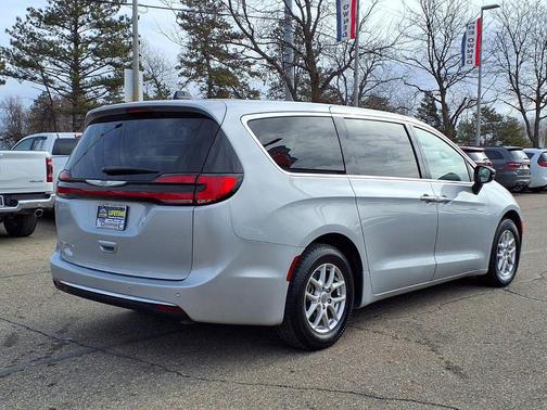 Silver Mist Clearcoat 2024 Chrysler Pacifica Touring-L