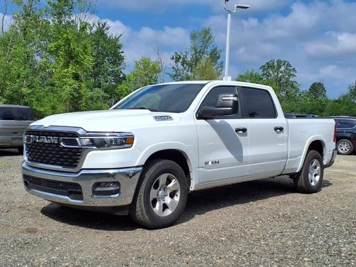 Bright White Clearcoat 2025 RAM 1500 Big Horn/Lone Star