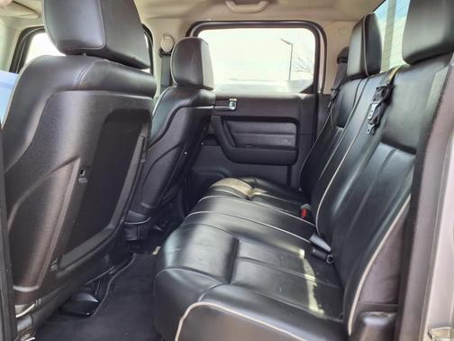 2010 Hummer H3T Luxury Edition