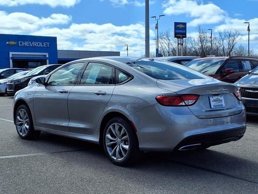 2016 Chrysler 200 S